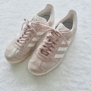 Adidas | Gazelle Sneakers in Linen/White/Ash Pearl